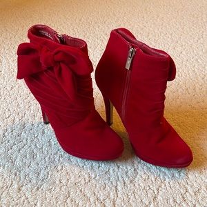 ANNE MICHELLE | Red Velvet Ankle Booties 6.5